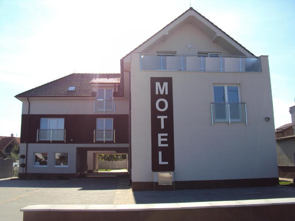 Motel Senec Exterior photo